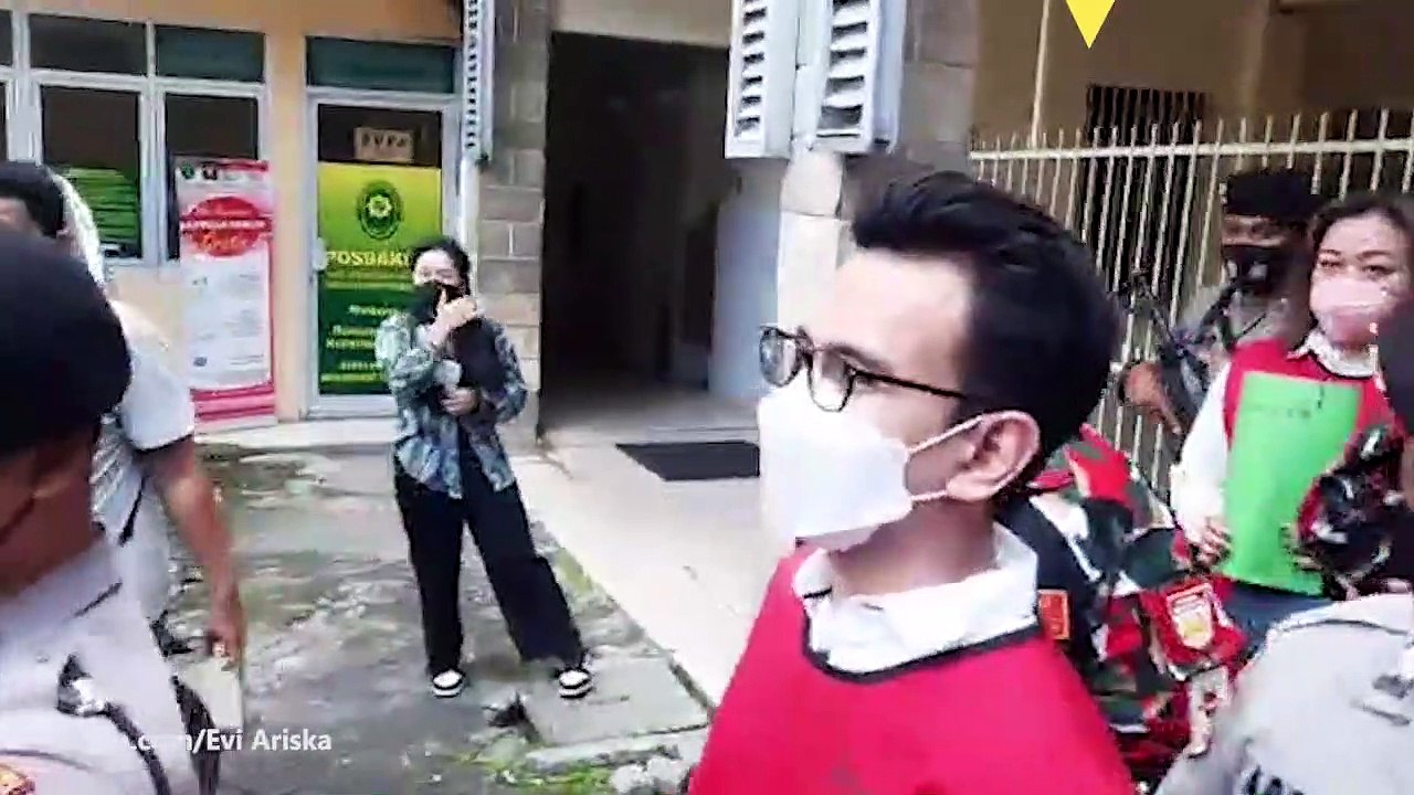 Adam Deni Protes Sebelum Sidang: Kok Saya Kayak Teroris