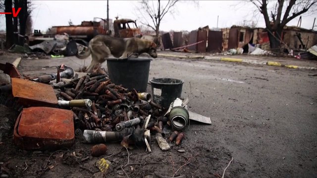 Pope Francis Holds up at Ukrainian Flag and Condemns “Massacre in Bucha”