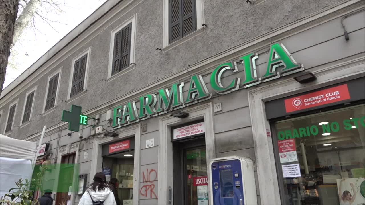 Tamponi Covid, Federconsumatori: "Fine stato di emergenza i prezzi saliti del 40%. E' immorale"