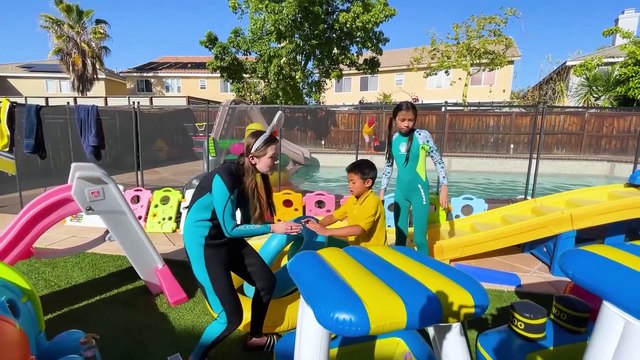 Jannie Teaching Ellie How to Swim in the Pool Kids Pretend Play Swimming Pool and to Not Give Up