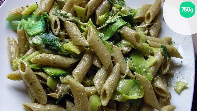 Pâtes aux courgettes / pesto / jambon de parme et mozzarella