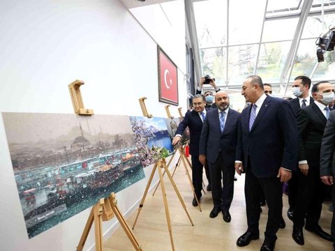 Son dakika... Çavuşoğlu, Brüksel'de Türkiye Güzellikleri Sergisi'nin açılışını yaptı