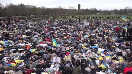 Son dakika haberi | Almanya'da binlerce kişi Ukrayna'daki savaşı protesto etti