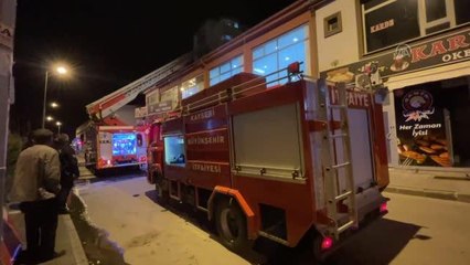 Kahvehanede çıkan yangın hasara neden oldu