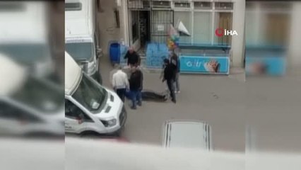 Trafikte yol verme kavgası... Tartıştığı sürücüye böyle kafa attı