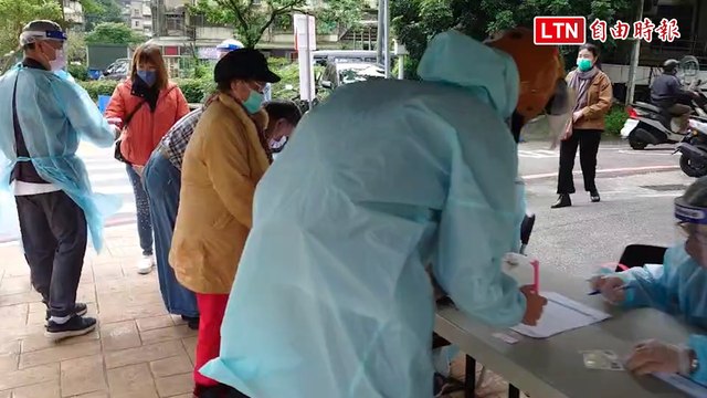基隆快篩試劑3天發2.2萬劑被嫌少 林右昌︰滾動式檢討