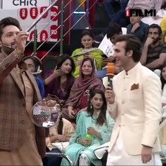 Sadaf Kanwal expecting her first child with hubby Shehroz Sabzwari