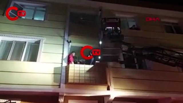 Tuzla'da 3 katlı binada yangın: 5 kişi hastaneye kaldırıldı