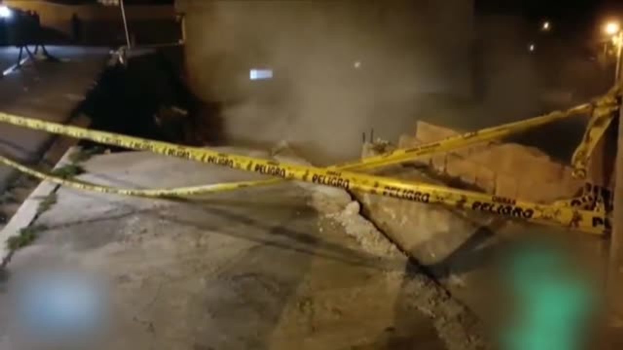 Un muro se derrumba sobre varias viviendas en Bolivia