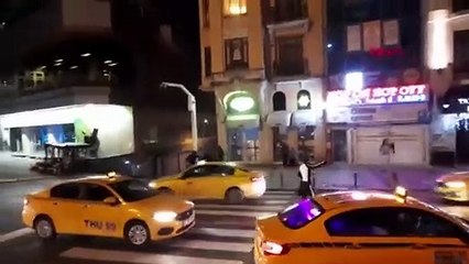 Taksim'de öldüresiye linç girişimi kamerada