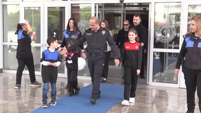 Son Dakika | Polis engelli çocuklara ekip araçlarını tanıttı