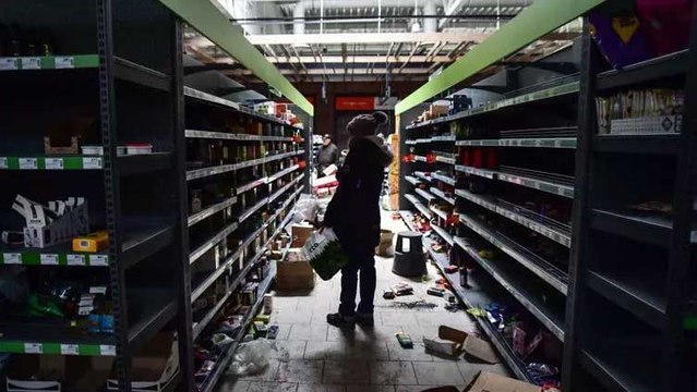 Buça'da markette bozulmamış ürün aradılar