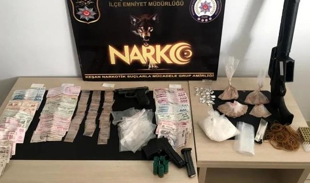 Son dakika haberi! Keşan'da çok sayıda adrese eş zamanlı uyuşturucu operasyonu