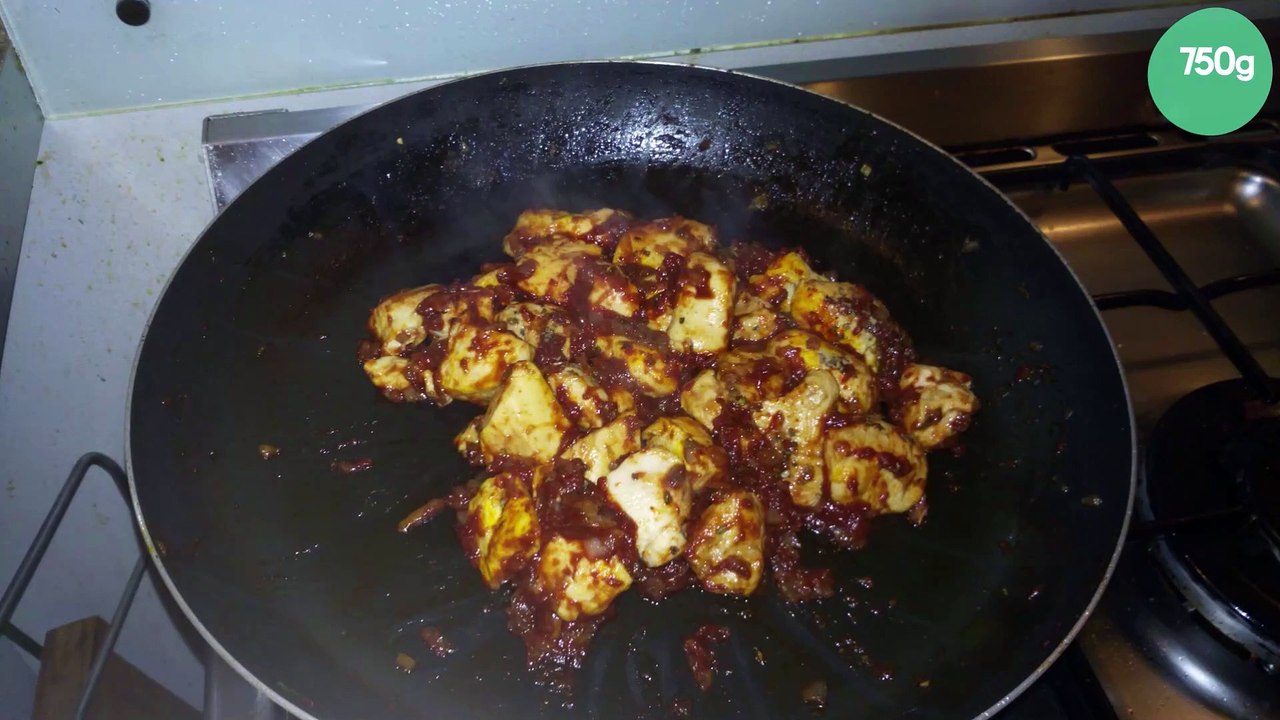 Poulet sucré-salé aux pignons de pin