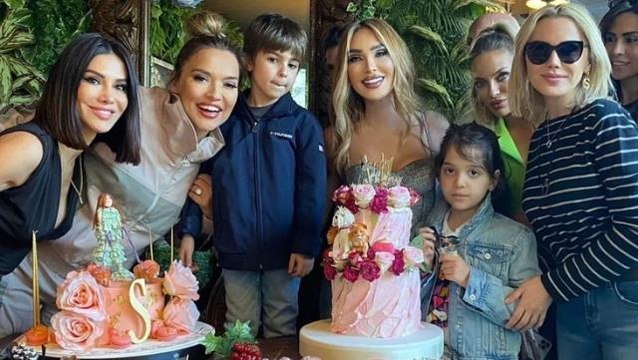 Ece Erken ve Demet Akalın'la fotoğrafını paylaşırken Photoshop'un dozunu kaçıran Seren Serengil, alay konusu oldu