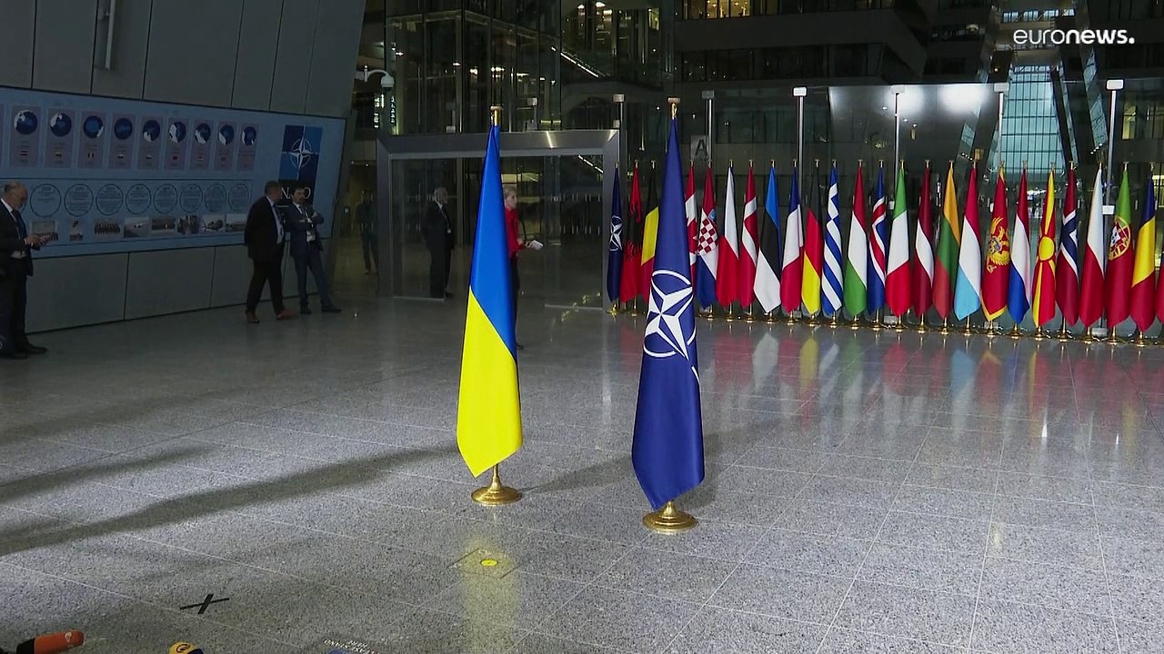 Ucrânia pede "armas, armas e armas" à NATO