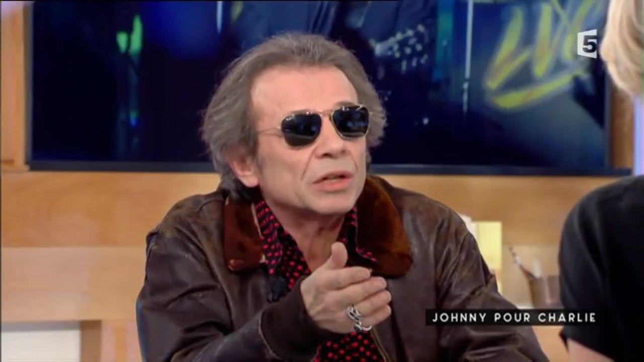 Philippe Manoeuvre dans C à vous : "Pour beaucoup de gens en France, Johnny Hallyday représente la musique"
