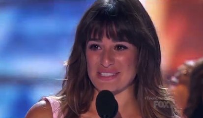 Lea Michele, très émue, rend hommage à Cory Monteith