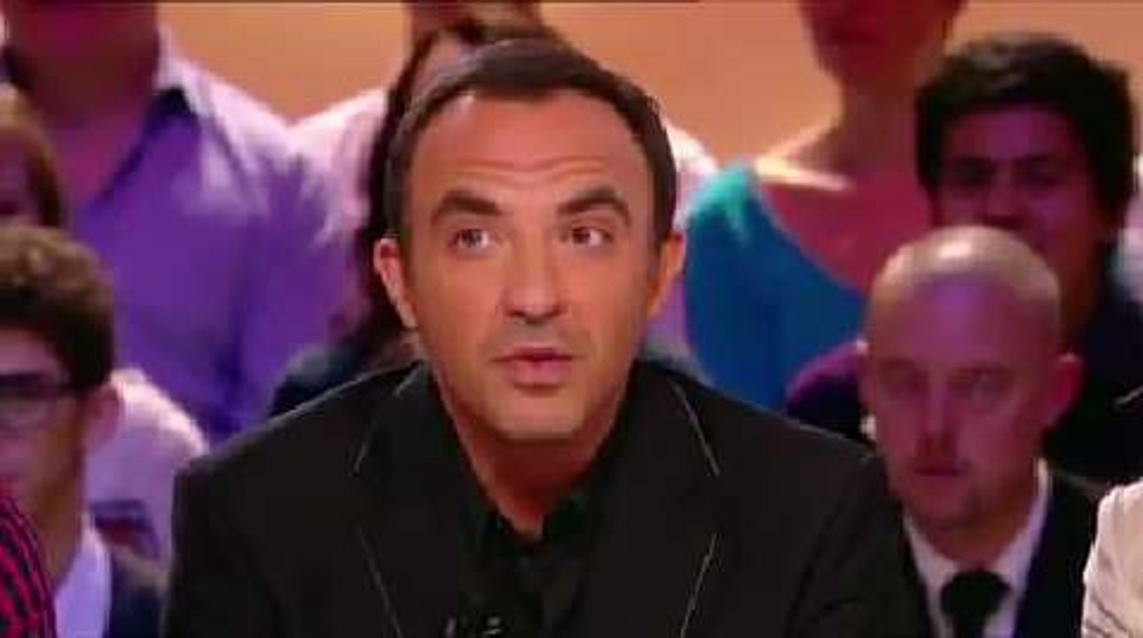 The Voice : Nikos Aliagas défend Virginie de Clausade (Le Grand Journal)