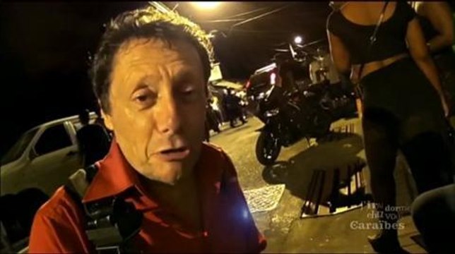 J'irai dormir chez vous - Antoine de Maximy en pleine fusillade