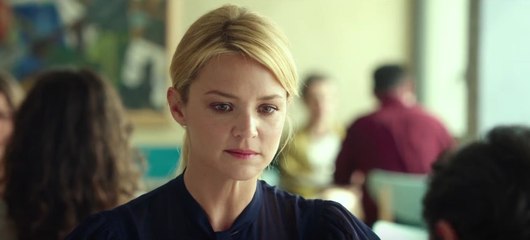 Un homme à la hauteur : Virginie Efira quelque peu confuse face à un Jean Dujardin... particulier (Bande annonce)