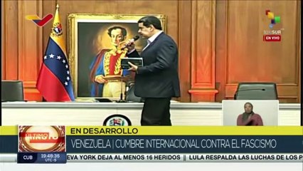 Presidente Nicolás Maduro e Ignacio Ramonet bautizan edición venezolana de dos libros