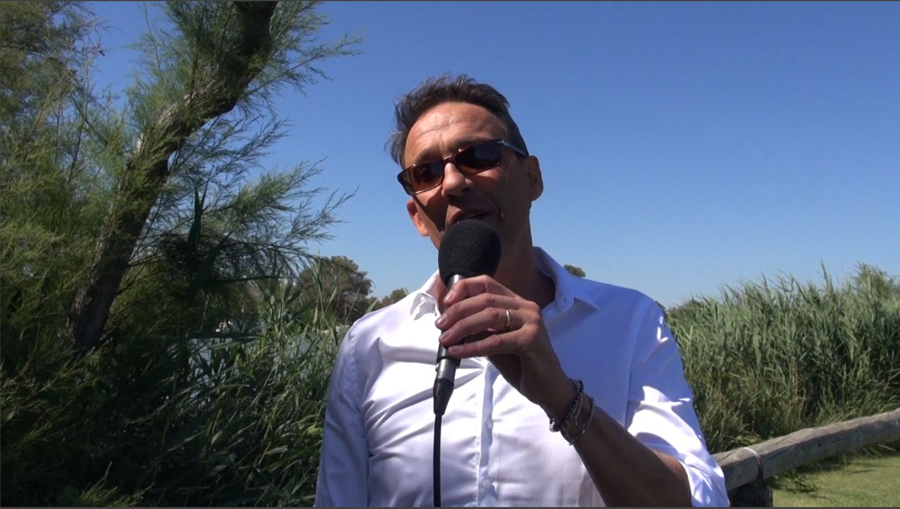 Julien Courbet fait son show au camping ! : "Je ne voulais pas faire l'Olympia ou le Palais des Sports !"