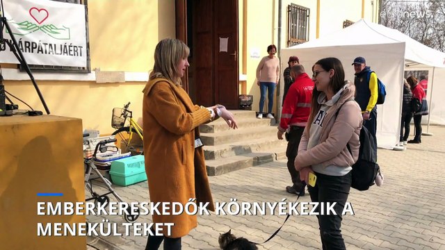 Veszélynek kitett menekülő nők és gyermekek, a háború és a biztonság között félúton