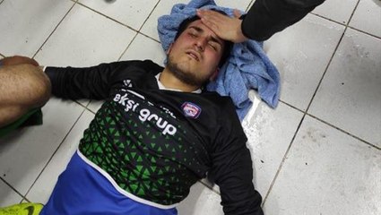 Amatör Lig'de büyük rezillik! Futbolcular birbirlerine ölümüne saldırdı, sonu kötü bitti