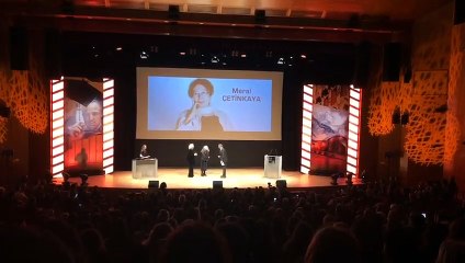 İKSV'den oyuncular Meral Çetinkaya ile Gülsen Tuncer’e Sinema Onur Ödülü