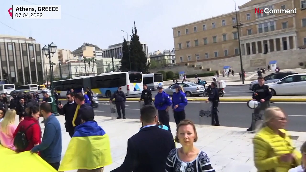 Russland hat Blut an den Händen: Demonstration für die Ukraine in Athen