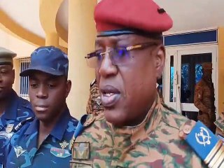 Colonel Major Omer Bationo en visite a létat major de la gendarmerie