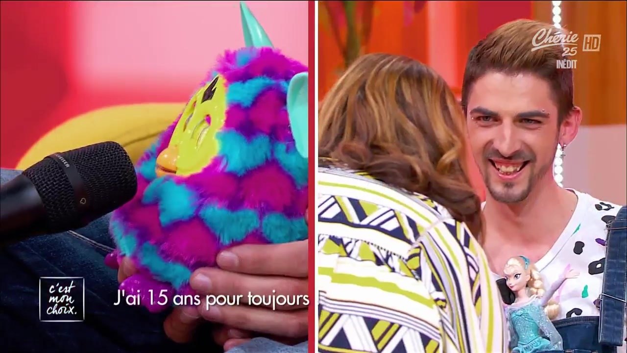 Evelyne Thomas pète les plombs à cause d'une peluche un peu trop bruyante