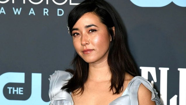 Maya Erskine Replaces Phoebe Waller-Bridge in Amazon’s ‘Mr. & Mrs. Smith’ | THR News