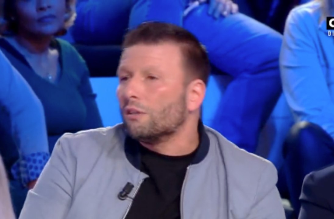 Chien dangereux abattu par la police : “Le problème, c’est son connard de maître”, s’agace Raymond dans TPMP