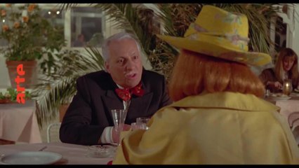 La vieille qui marchait dans la mer