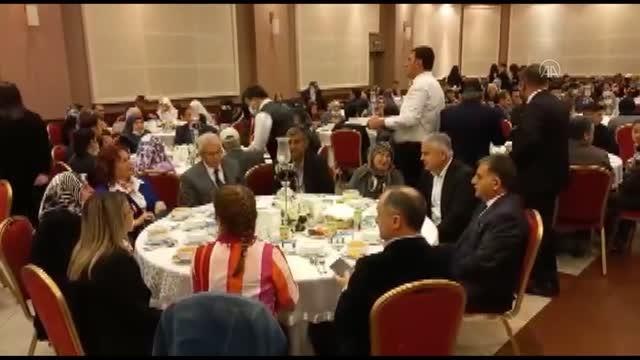 Son dakika: Ödemiş Kaymakamı Aksoy, şehit aileleri ve gazilerle iftarda buluştu