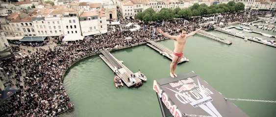 Red Bull clif diving 2015 : découvrez des plongeons impressionnants !