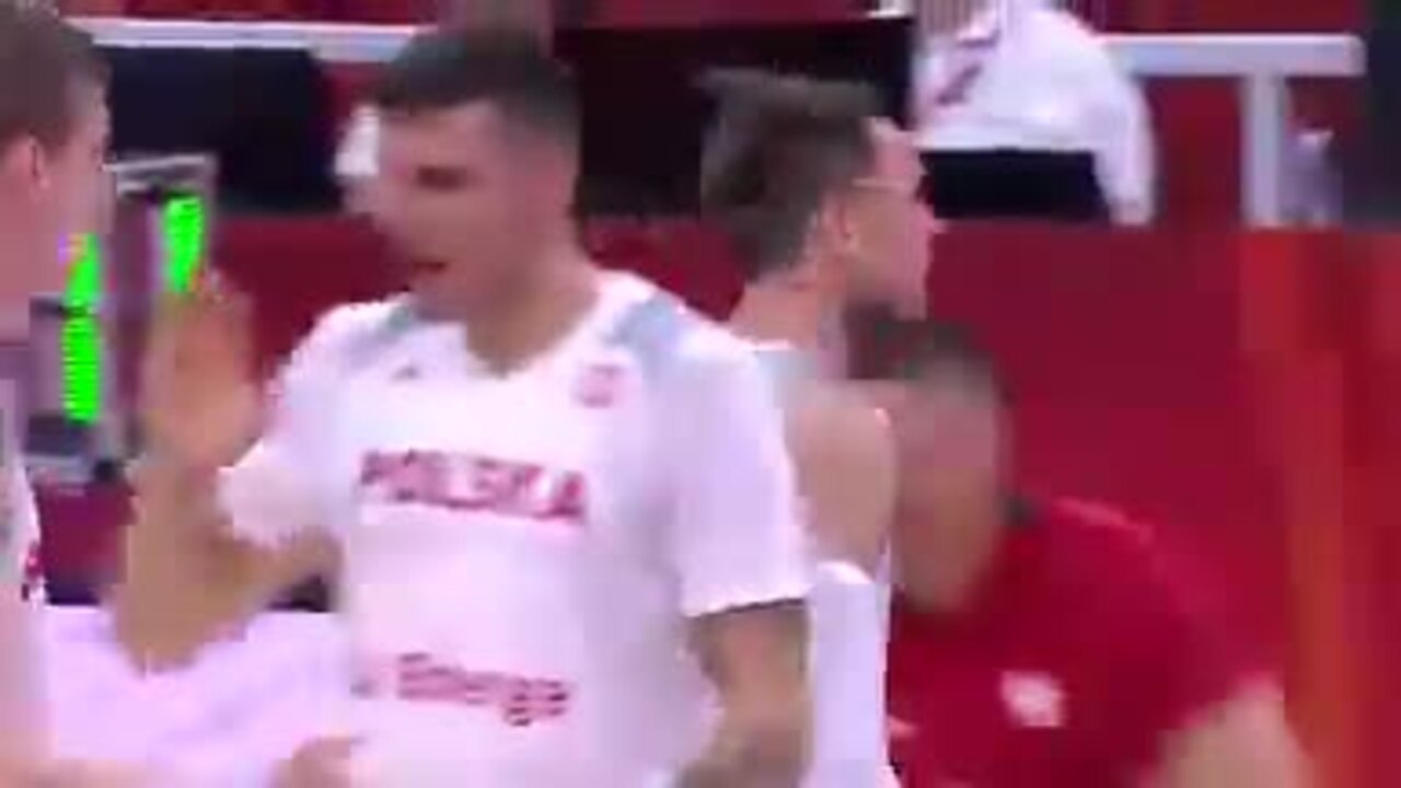 Groupe I - La Pologne domine la Russie