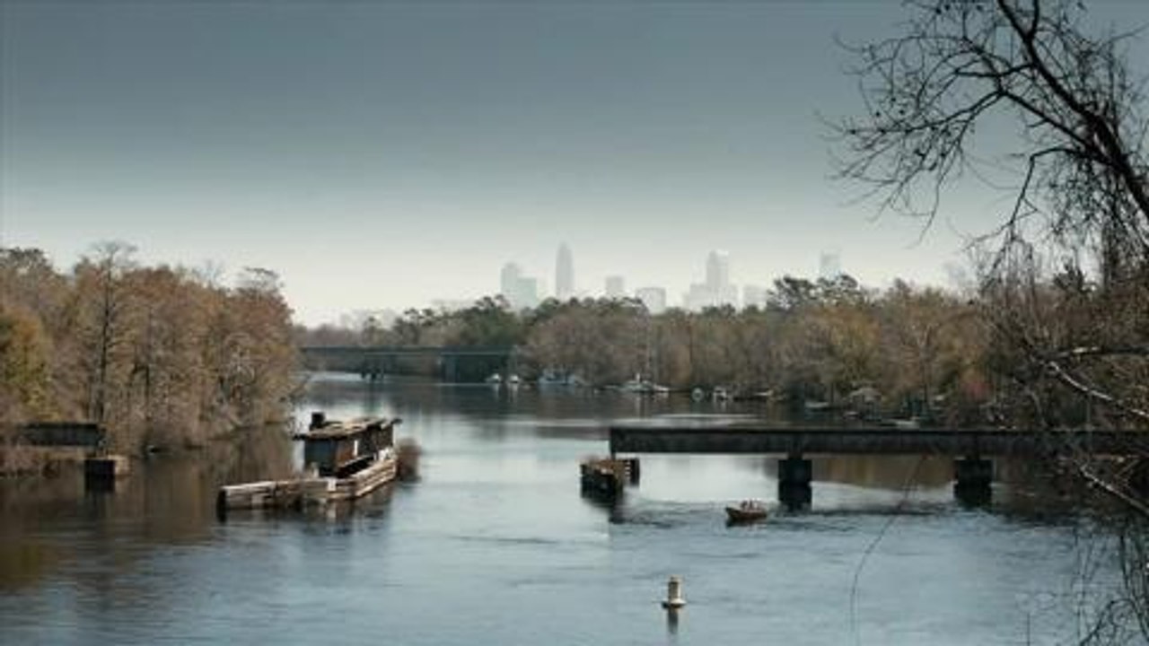 Secrets and Lies (US) : trailer