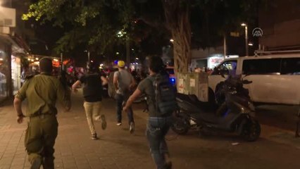 Download Video: İsrail'in başkenti Tel Aviv'de düzenlenen silahlı saldırıda 2 kişi öldü (5) ???????