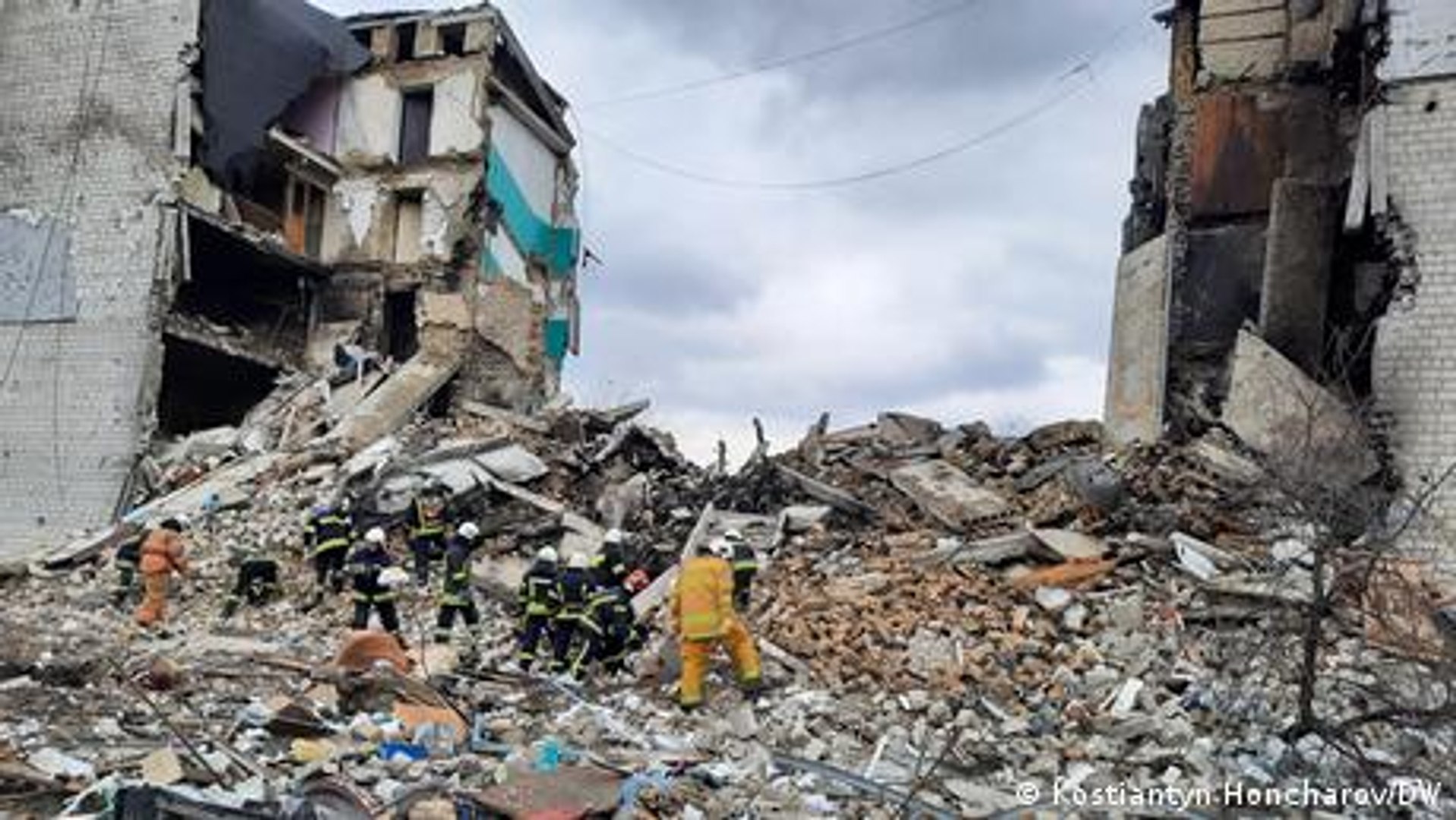 ⁣Ukraine war: Hundreds feared dead in Borodyanka