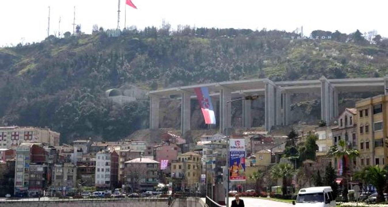 Tamamlandığında Türkiye'nin en maliyetli şehir içi yolları arasında yerini alacak