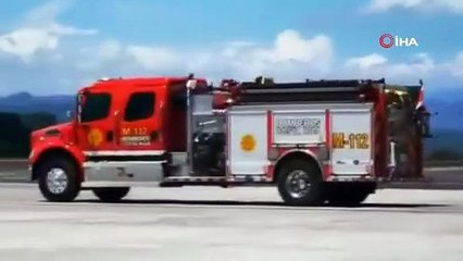 Havalimanında kabus! Dev jet parçalanarak ikiye bölündü