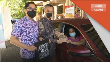 Universiti Malaya | Sumbang 2,000 buku latihan kepada mangsa banjir