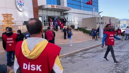 Çiğli Belediyesi'nde 836 işçi greve çıktı