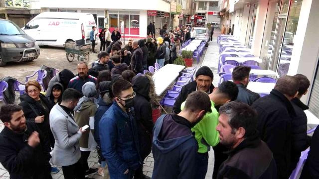 Van'da yemek şirketinden ücretsiz iftar yemeği