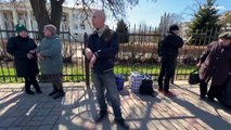 Guerra na Ucrânia: evacuação de Donbass continua