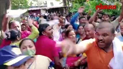 कामगार रागात, सुप्रिया हात जोडत होत्या