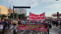 Lima, violente proteste contro gli aumenti dei prezzi del carburante e dei generi alimentari